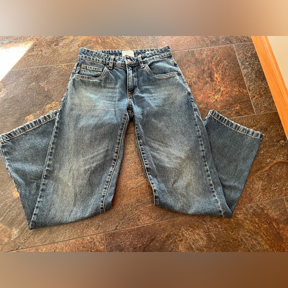 Women’s Cotton On low rise straight leg medium wash denim jean. Size 24 - Picture 5 of 13